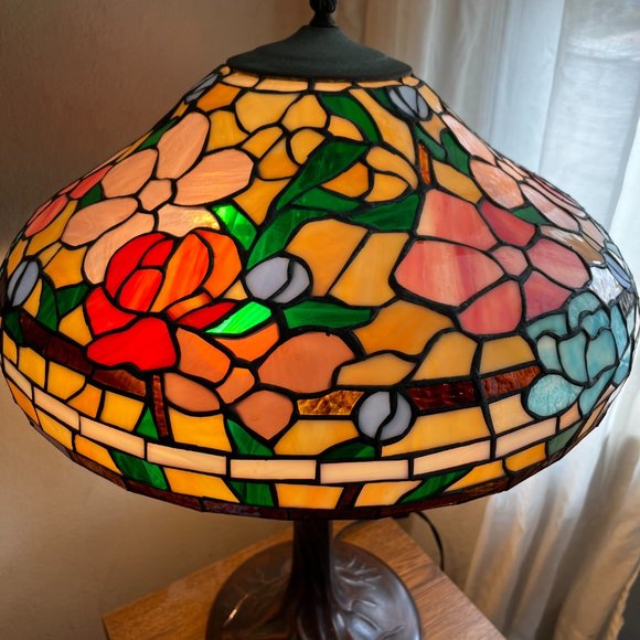 Tiffany style Stained Glass Lamp shade Peony flowers - Picture 8 of 8